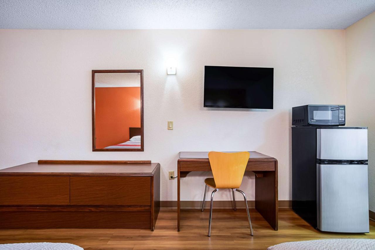 Hotel 6-covington, Tn